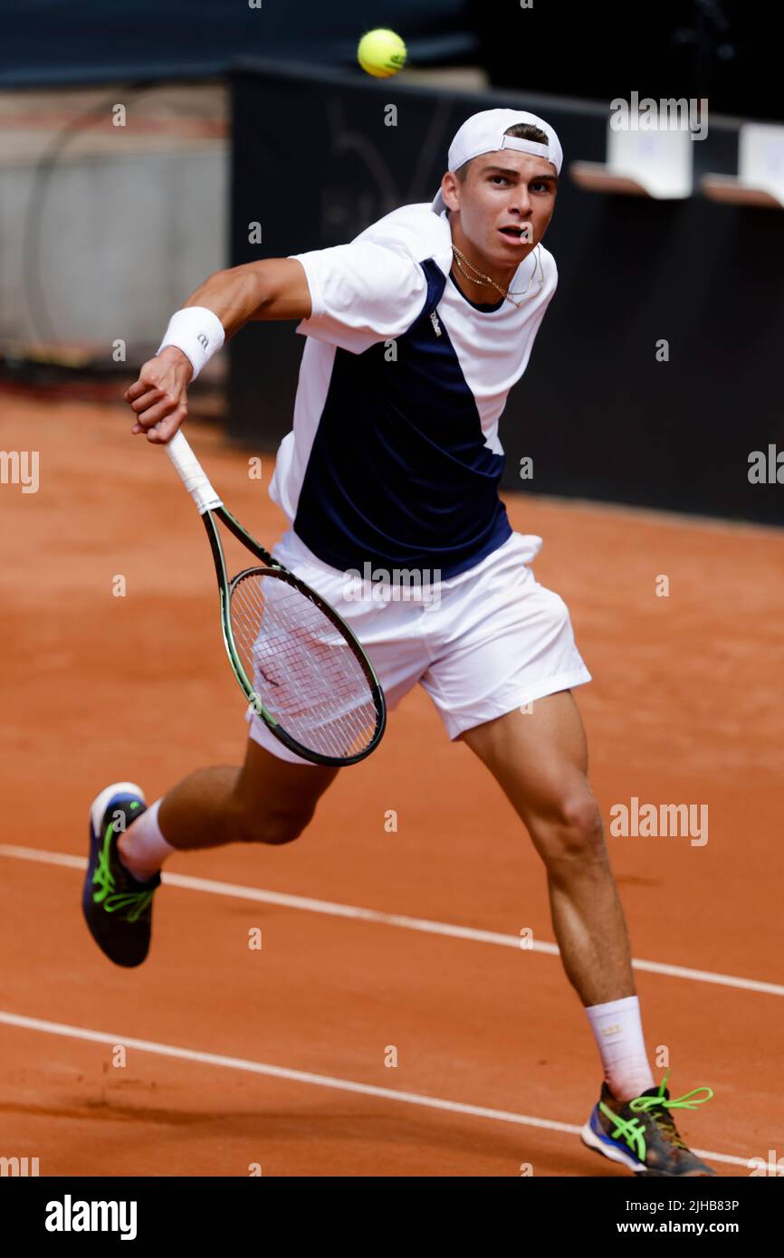 17 juillet 2022, Hambourg: Tennis: WTA Tour/ATP Tour, célibataires, hommes, qualifications, 2nd ronde. TOPO (Allemagne) - Molleker (Allemagne). Marko Topo en action. Photo: Frank Molter/dpa Banque D'Images