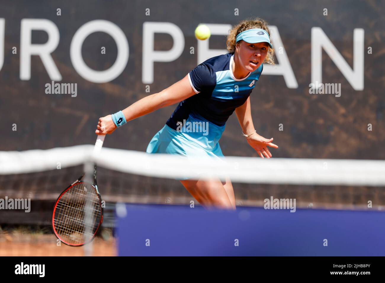 17 juillet 2022, Hambourg: Tennis: WTA Tour/ATP Tour, célibataires, femmes, qualification, 2nd ronde. Friedsam (Allemagne) - Cadantu-Ignatik (Roumanie). Anna-Lena Friedsam en action. Photo: Frank Molter/dpa Banque D'Images