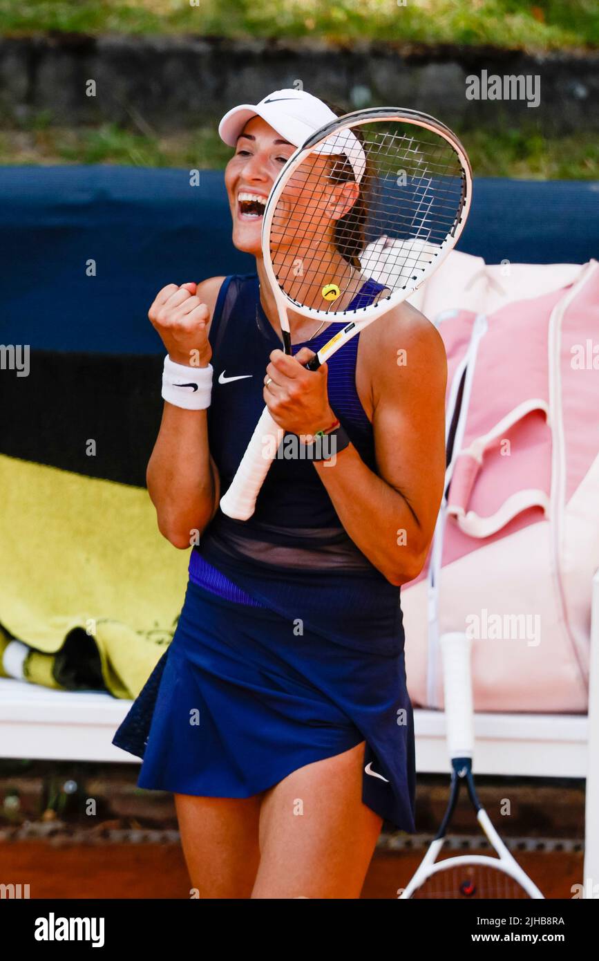 17 juillet 2022, Hambourg: Tennis: WTA Tour/ATP Tour, célibataires, femmes, qualification, 2nd ronde. Friedsam (Allemagne) - Cadantu-Ignatik (Roumanie). Alexandra Cadantu-Ignatik Santé. Photo: Frank Molter/dpa Banque D'Images