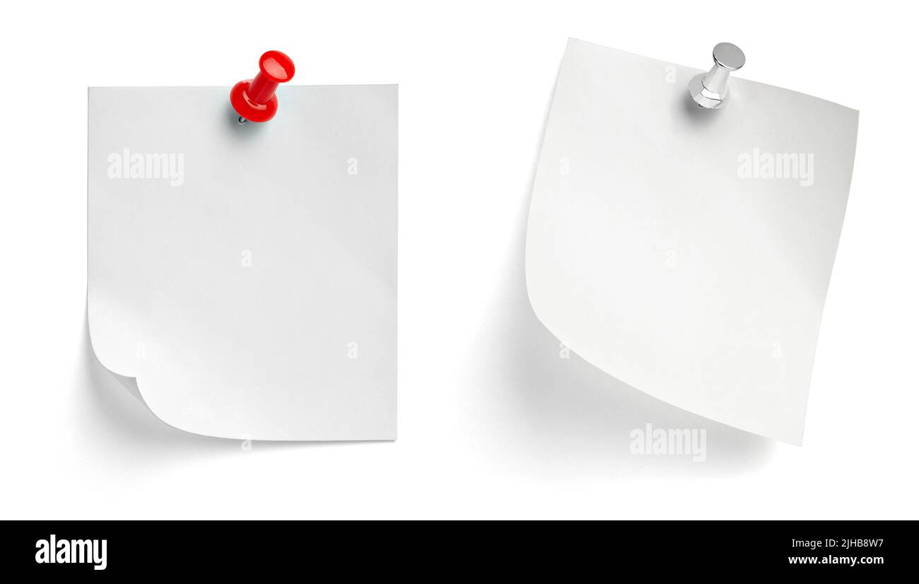 collection de différents papiers de notes avec une épingle sur fond blanc Banque D'Images