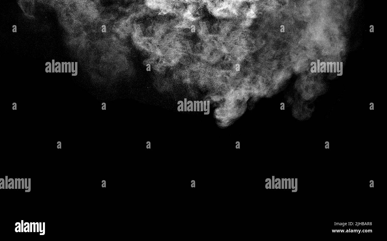 gros plan de l'eau de pulvérisation sur fond noir Banque D'Images