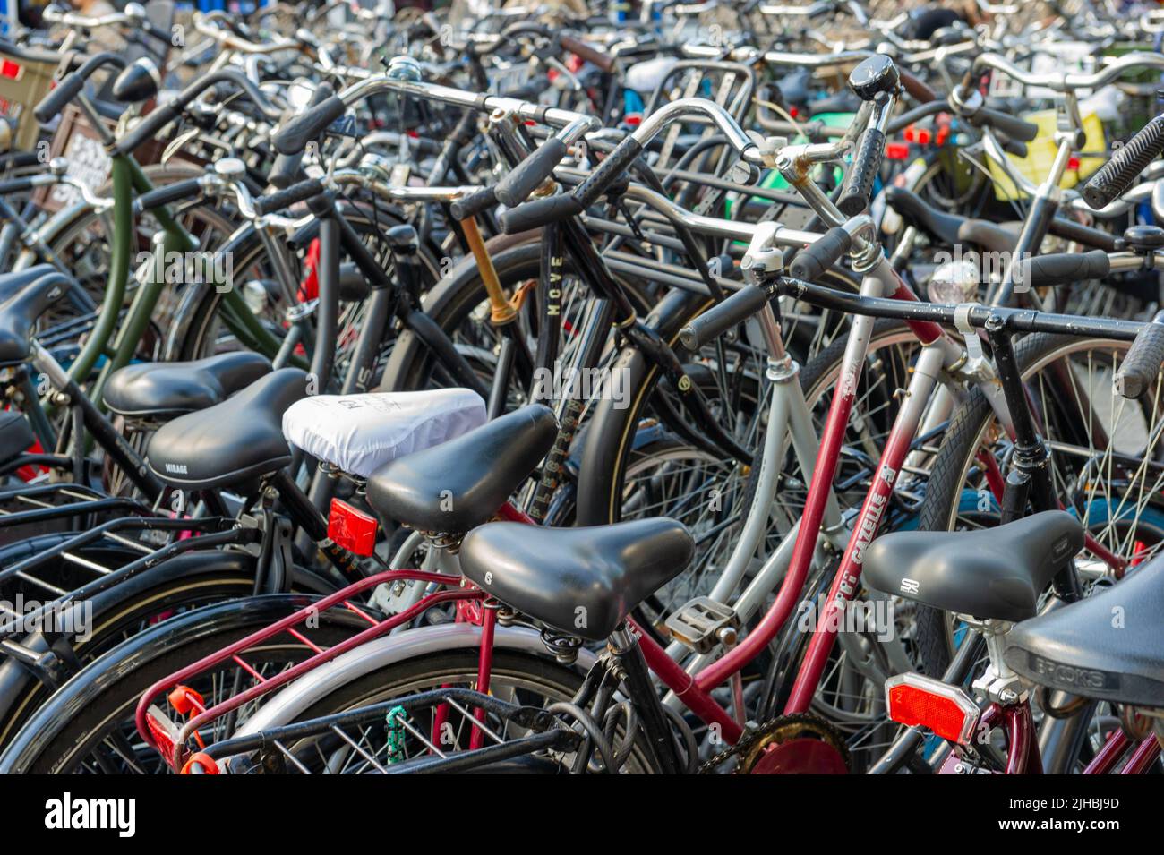 Vélos garés à Amsterdam, pays-Bas Banque D'Images