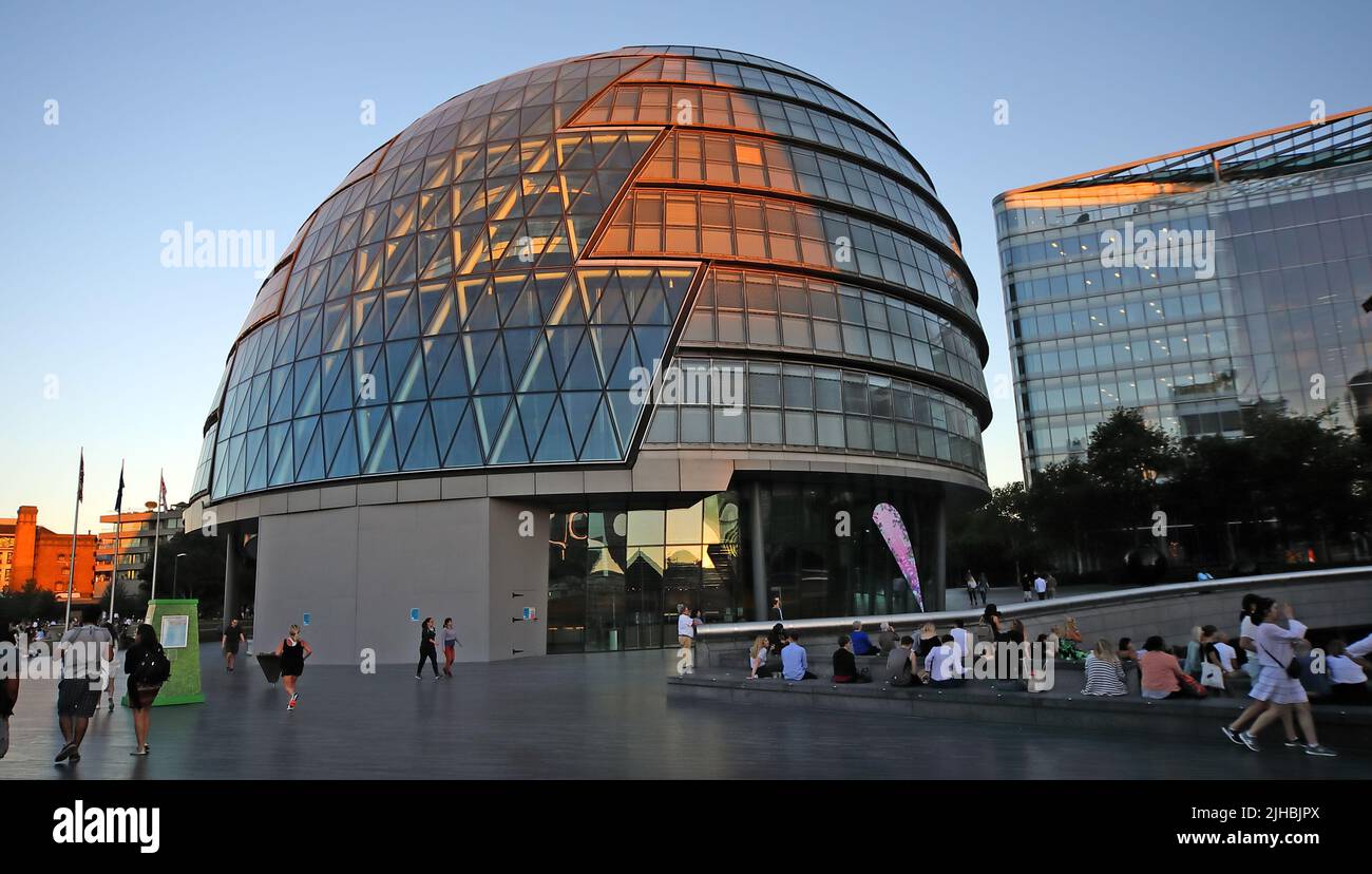 City Hall Londres dans la soirée, Kamal Chunchie Way, Southwark, Londres, Angleterre, ROYAUME-UNI, E16 1ZE Banque D'Images