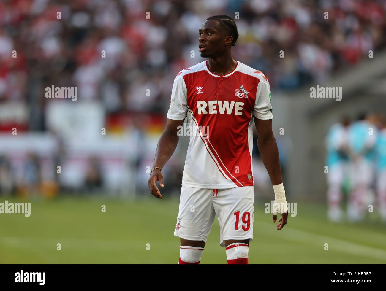 Cologne, Allemagne. 07th juin 2022. Coupe Telekom, 1. FC Cologne vs AC Milan, Kingsley Ehizibue (Cologne) regarde sur. Crédit : Juergen Schwarz/Alay Live News Banque D'Images