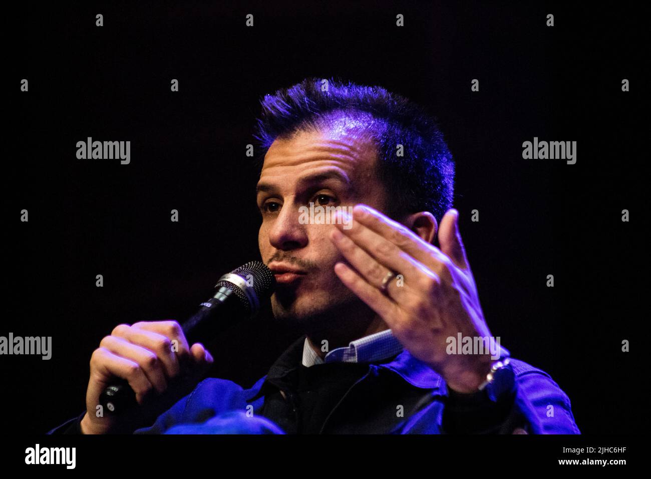 Gaspard Gantzerm est un haut fonctionnaire, homme politique et chef d'entreprise français. Étudiant de l'ENA, il a d'abord occupé divers postes à l'hôtel de ville de Paris de 2014 à 2017, il a été conseiller en relations avec la presse, chef du département de communication à la présidence de la République française, avec François Hollande. D'abord militant du Parti socialiste (PS), il s'en est éloigné de 2017 pour rejoindre la République en Marche (LREM) en 2020. France. Banque D'Images