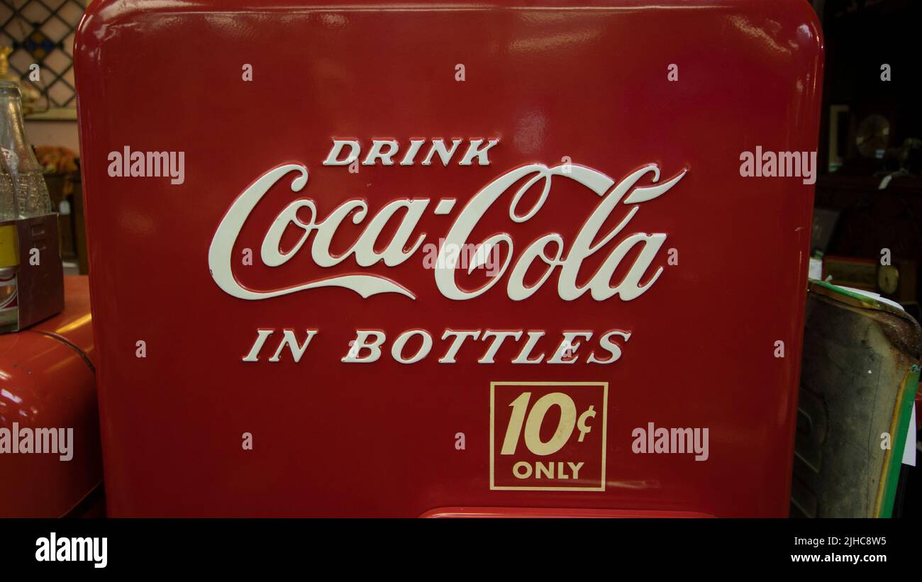 Distributeur automatique de bouteilles Coca Cola vintage Banque D'Images