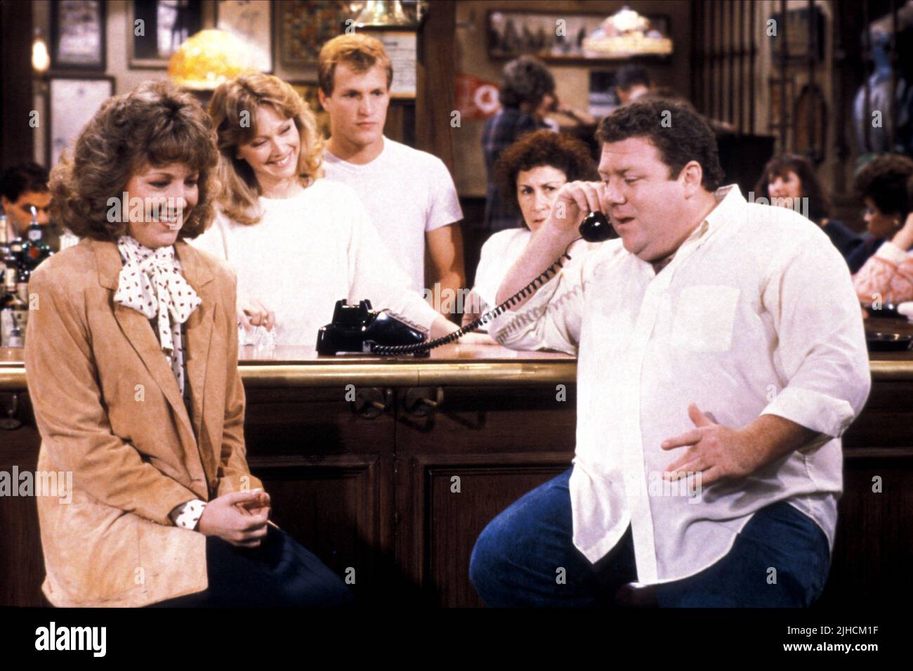 Films Et Séries Tv Avec George Wendt Rhea perlman and shelley long Banque de photographies et d'images à haute  résolution - Alamy