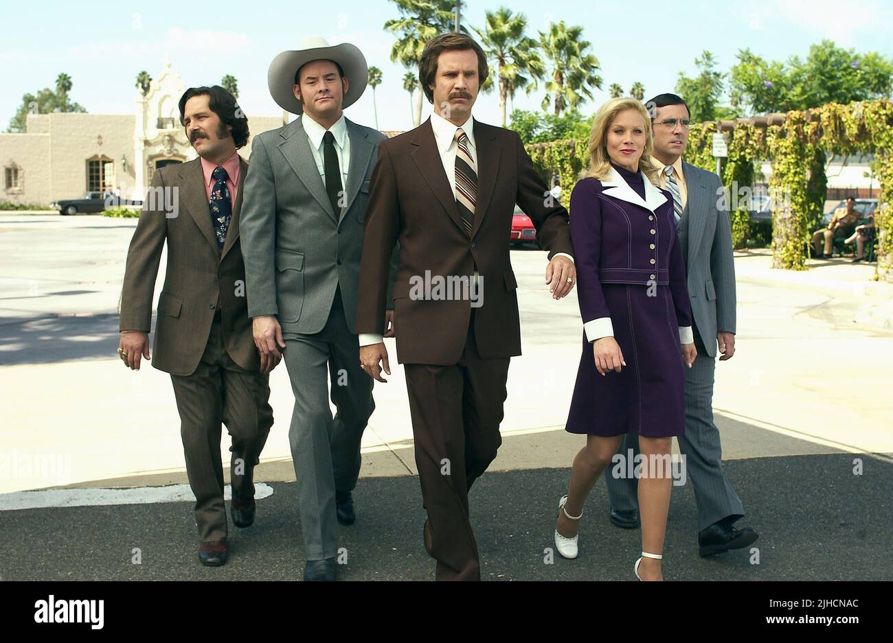 PAUL RUDD, DAVID KOECHNER, Will Ferrell, Christina Applegate, Steve Carell, Présentateur : LA LÉGENDE DE RON BURGUNDY, 2004 Banque D'Images