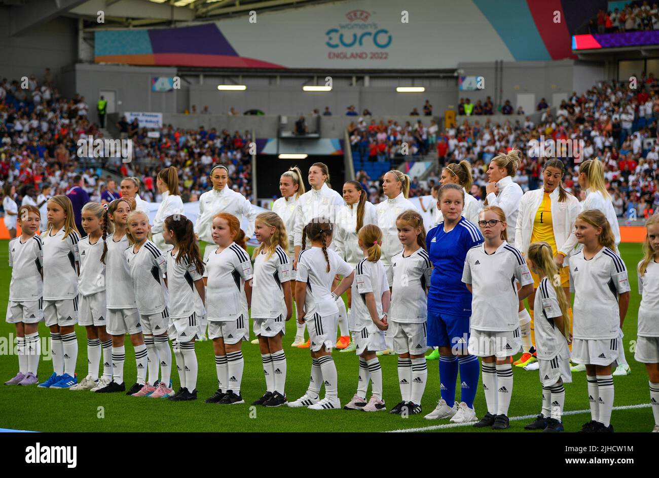 #9 Ellen White, #3 Rachel Daly, #6 Millie Bright, #1 Mary Earps, #8 Leah Williamson, #11 Lauren Hemp, #4 Keira Walsh, # 14 Fran Kirby, #7 Beth Mead, #10 Georgia Stanway, #2 Lucy Bronze pose avant le coup d'envoi pour le match de groupe de l'UEFA Women's Euro 2022 entre l'Angleterre et la Norvège, Falmer Stadium, Brighton, Angleterre, 11.07.2022 - l'image est destinée à la presse; Photo et copyright © par STANLEY Anthony ATP images (STANLEY Anthony/ATP/SPP) Credit: SPP Sport Press photo. /Alamy Live News Banque D'Images