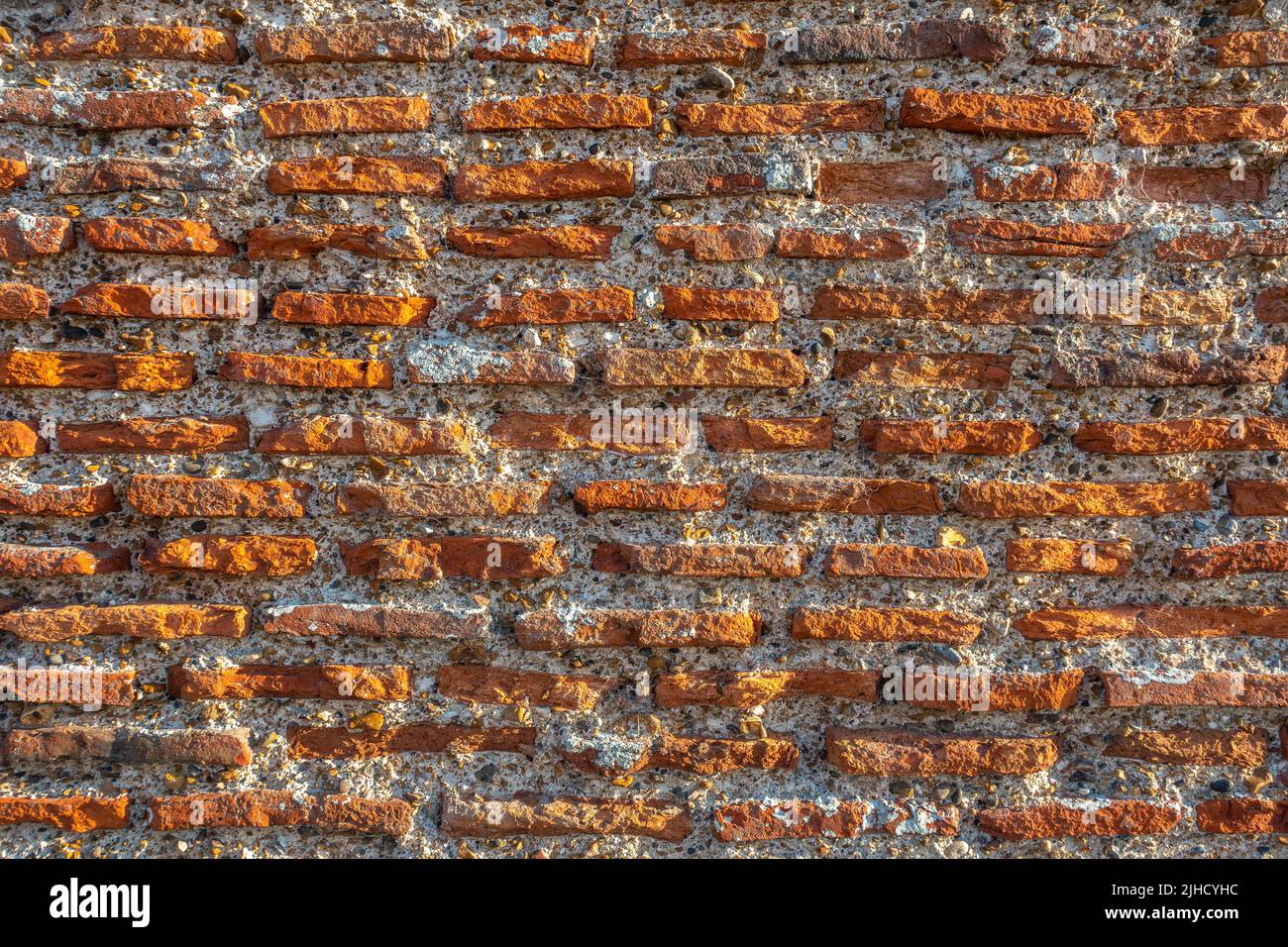 Détail antique de briques romaines. Église St Pancras Abbaye St Augustines Canterbury Kent Royaume-Uni Banque D'Images