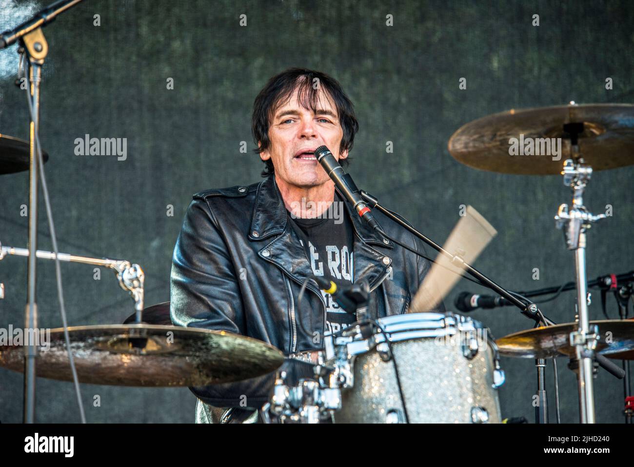 Richie Ramone et son groupe exécutent de nouvelles chansons et des chansons anciennes. Richie était le batteur du célèbre groupe de punkrock The Ramones Banque D'Images