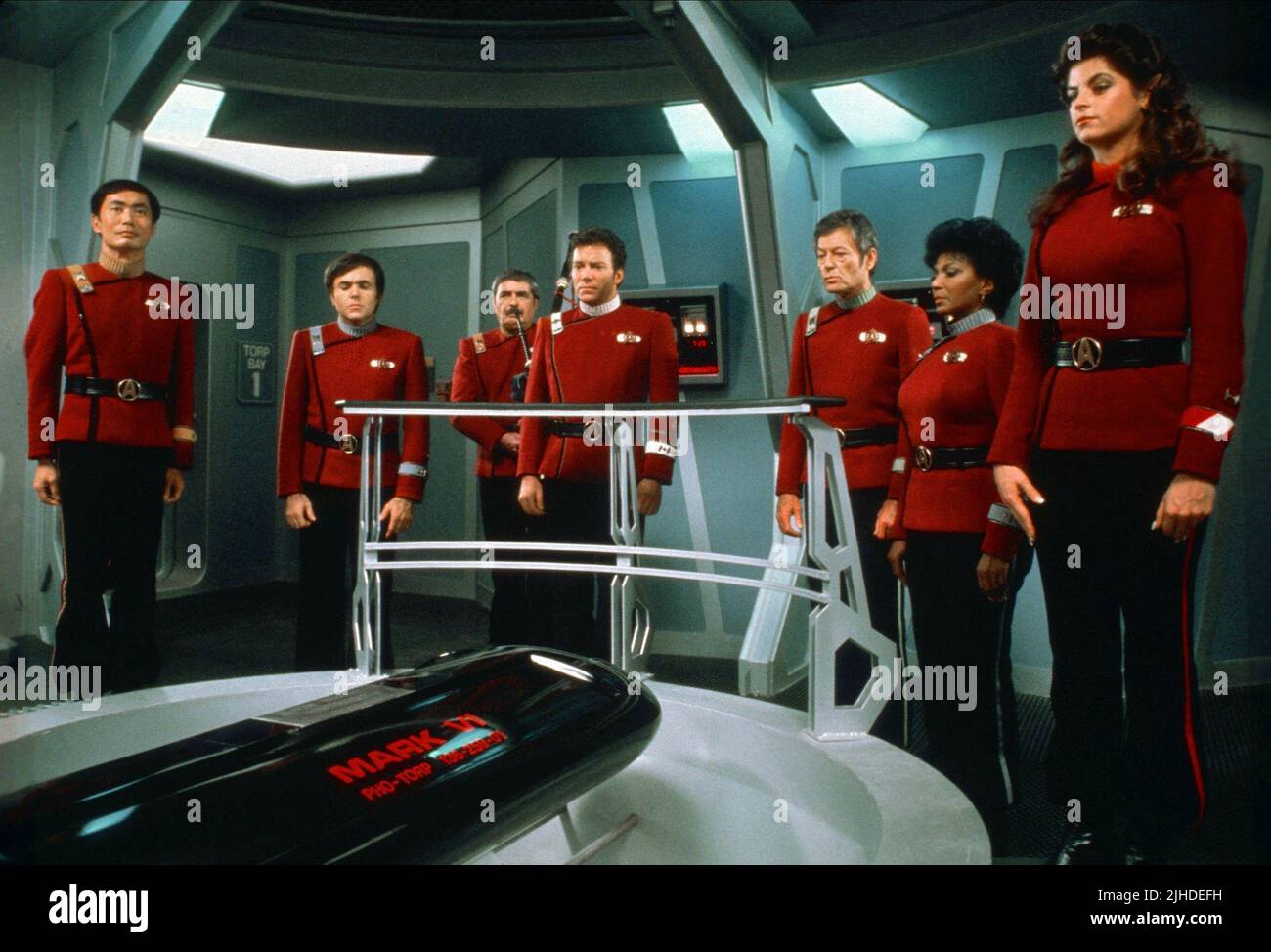 TAKEI,KOENIG,NINOY,SHATNER,KELLEY,NICHOLS,ALLEY, STAR TREK II LA COLÈRE DE KHAN, 1982 Photo