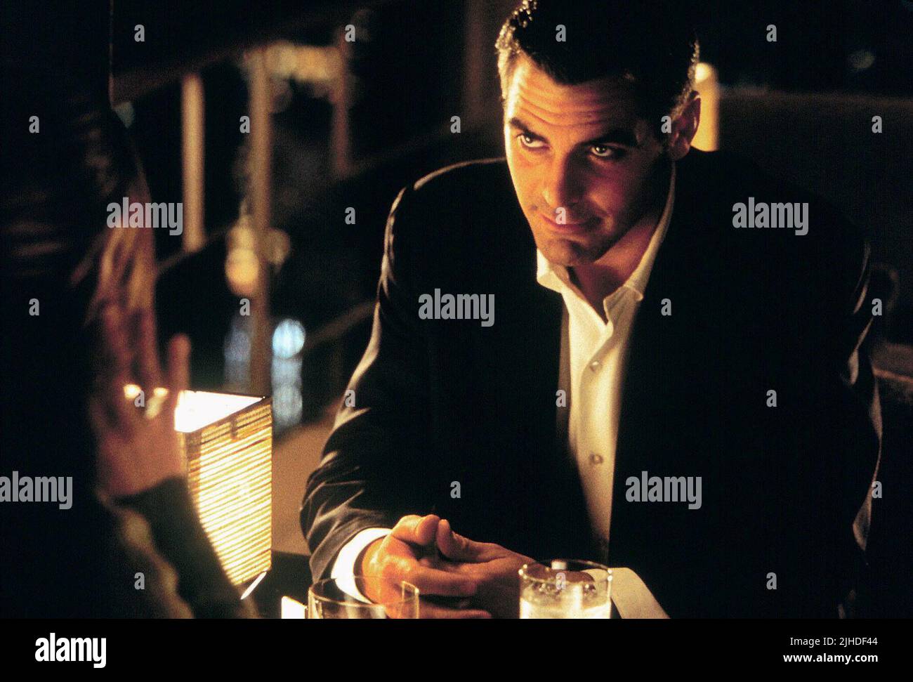 GEORGE CLOONEY, HORS DE LA VUE, 1998 Banque D'Images