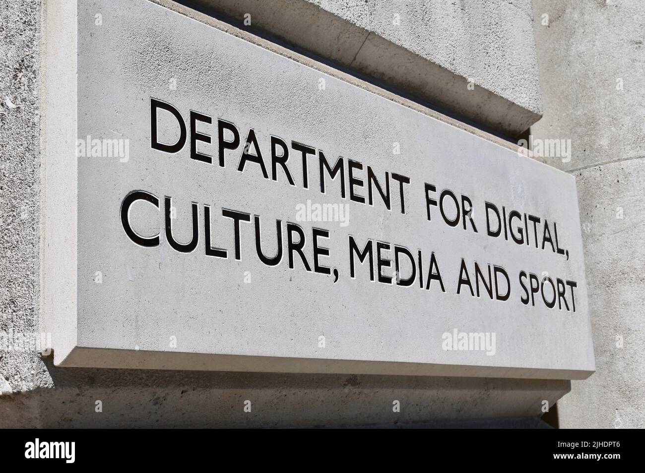 Department for Digital, Culture, Media and Sport Sign, Whitehall, Londres. ROYAUME-UNI Banque D'Images