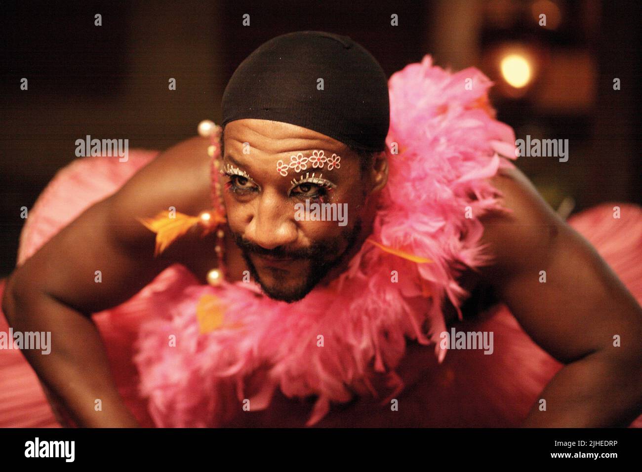 Comment Sappelle Un Homme Qui Se Deguise En Femme L'homme déguisé en femme Banque de photographies et d'images à haute  résolution - Alamy