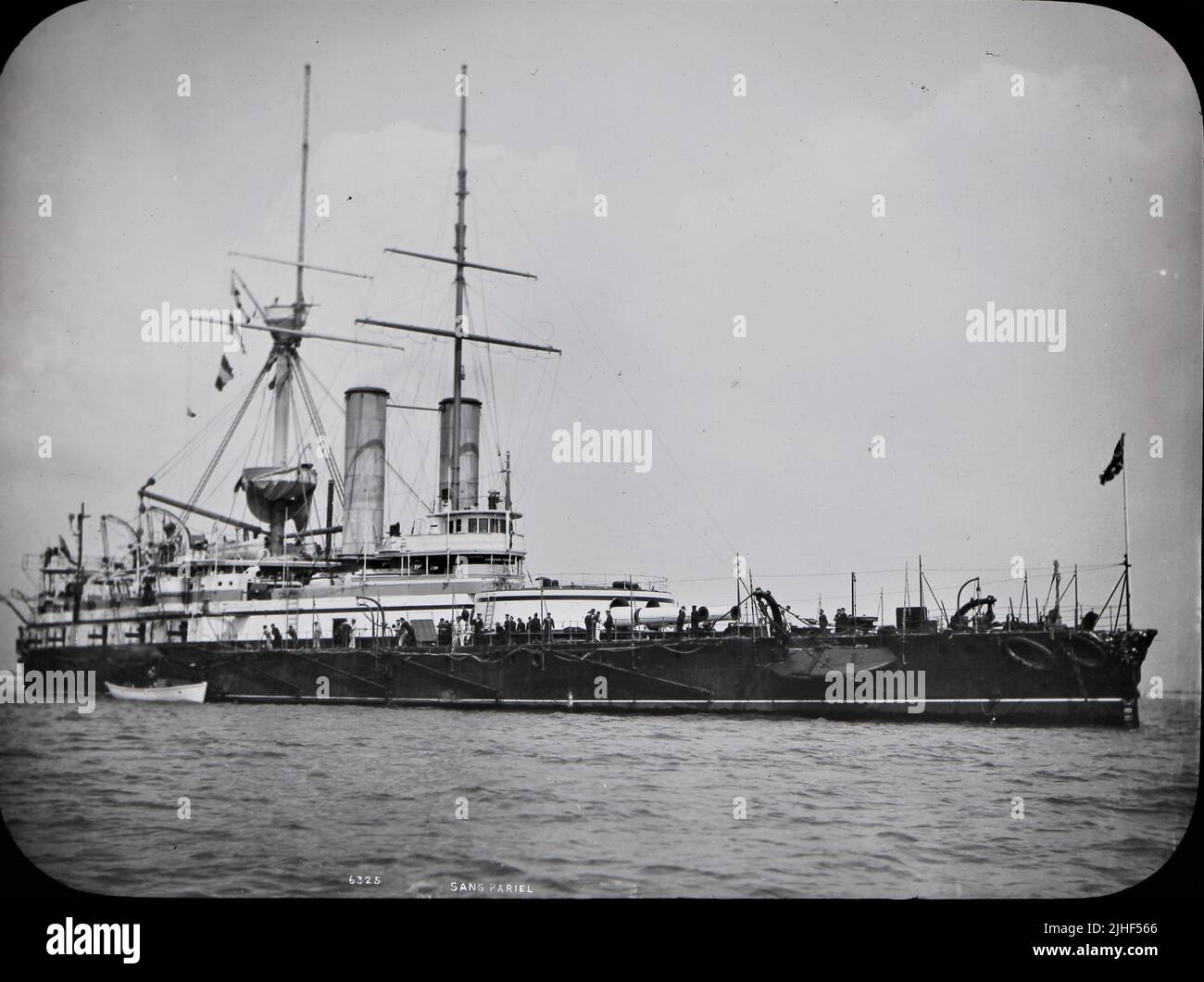 Le nouveau cuirassé de la Marine britannique HMS sans Pareil HMS sans Pareil était un cuirassé de classe Victoria de la Marine royale britannique de l'époque victorienne, Son seul navire jumeau étant le HMS Victoria. D'un article ' SHIPS OF THE NEW BRITISH NAVY ' par W. Laird Clotvcs de Factory and Industrial Management Magazine Volume 6 1894 Publisher New York [etc.] McGraw-Hill [etc.] Banque D'Images