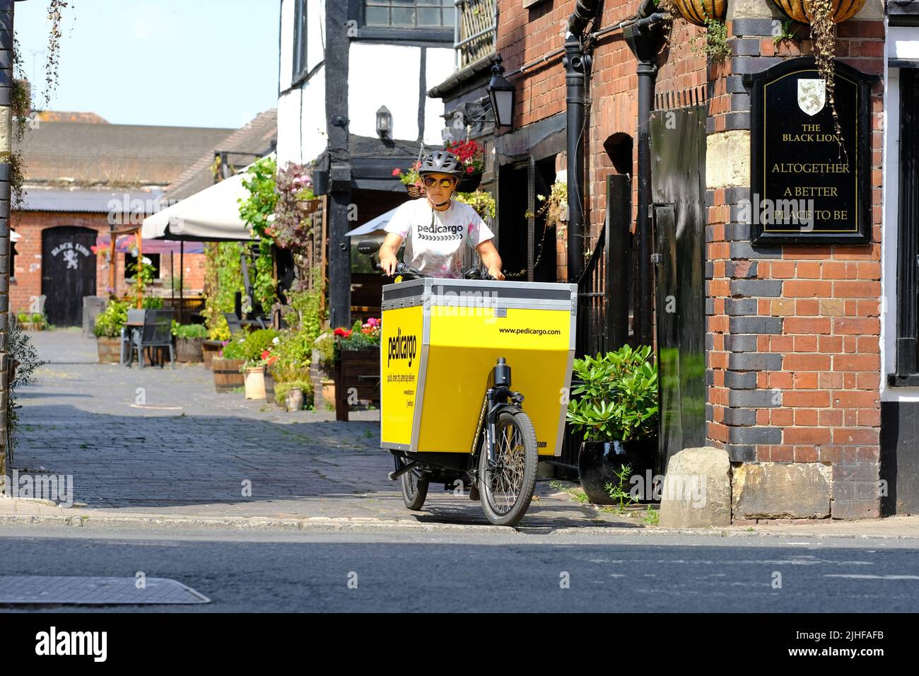Pedicargo exploite une flotte de vélos tout-cargo autour de Hereford au Royaume-Uni pour les livraisons des entreprises locales et le recyclage des déchets Banque D'Images