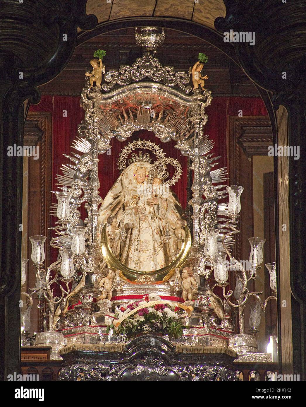 Autel baroque avec la statue de la vierge del Pino, Basilica de Nuestro Senora del Pino, Teror, Grand Canary, îles Canaries, Espagne, Europe Banque D'Images