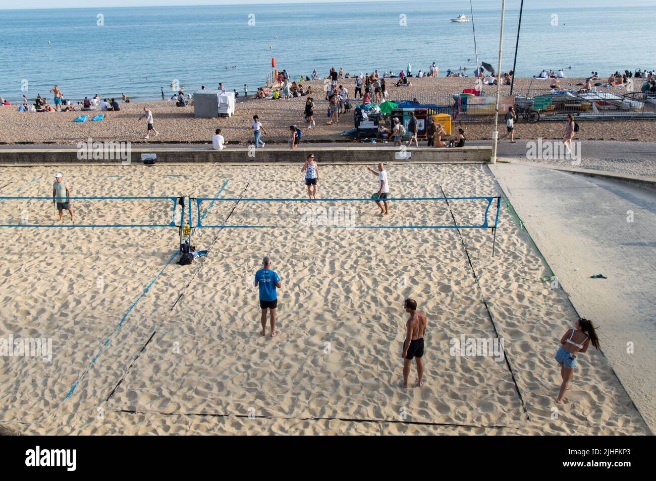 Tennis de plage à Brighton Beach Heatwave 2022 Banque D'Images