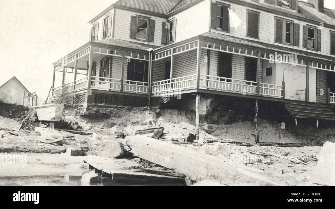 New Jersey - Barnegat. Station de lumière Barnegat. En regardant environ W. du côté sud de l'habitation. HBB 4/4/20. Banque D'Images