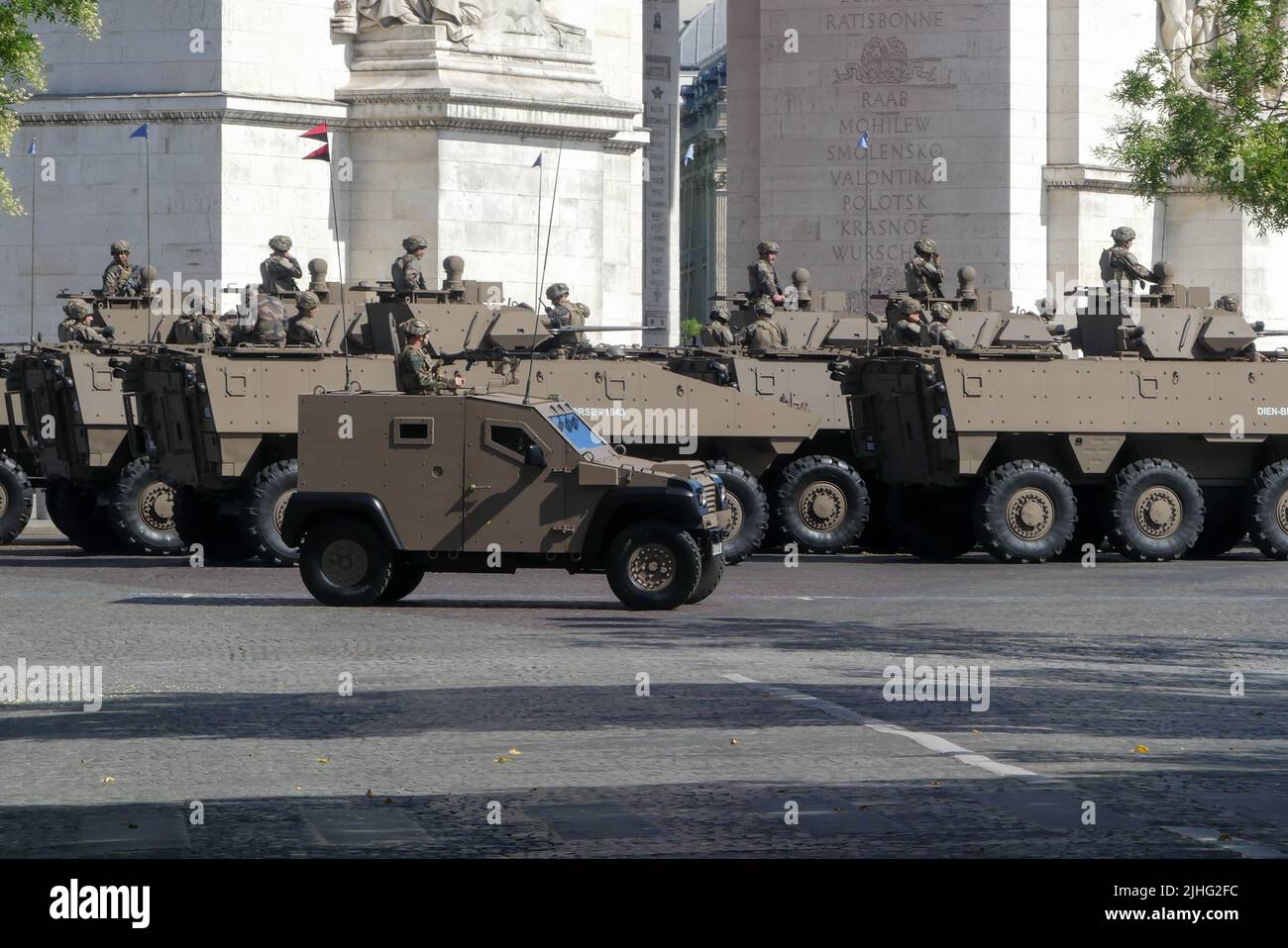 Paris, France. Juillet 14. 2022. Armée française en parade le 14 juillet, le jour de la Bastille. Véhicule militaire. Banque D'Images