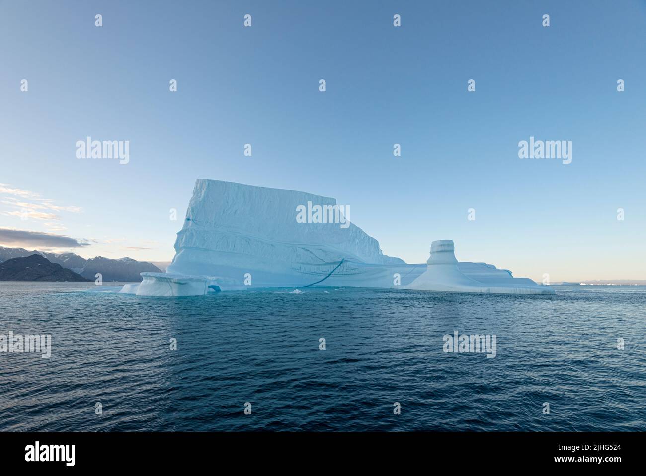 Icebergs à Bear Island, dans le détroit de Scoresby, à l'est du Groenland Banque D'Images