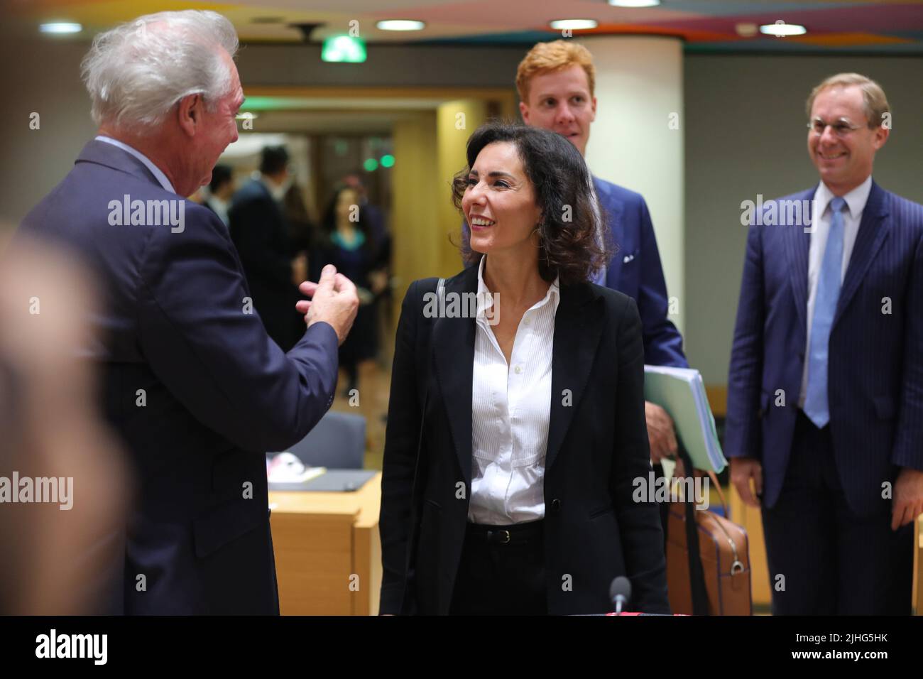 Bruxelles, Belgique. 18th juillet 2022. Le ministre belge des Affaires étrangères Hadja Lahbib (C) assiste à la réunion du Conseil des Affaires étrangères de l'UE à Bruxelles, Belgique, 18 juillet 2022. Credit: Zheng Huansong/Xinhua/Alay Live News Banque D'Images