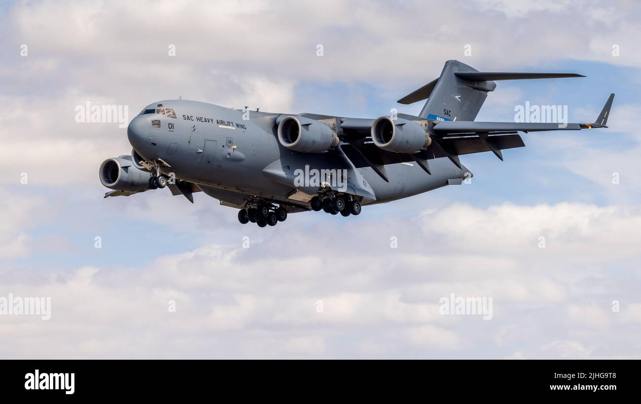 OTAN - Boeing C-17A Globemaster III, arrivant à RAF Fairford pour participer à l'exposition statique au Royal International Air Tattoo 2022 Banque D'Images