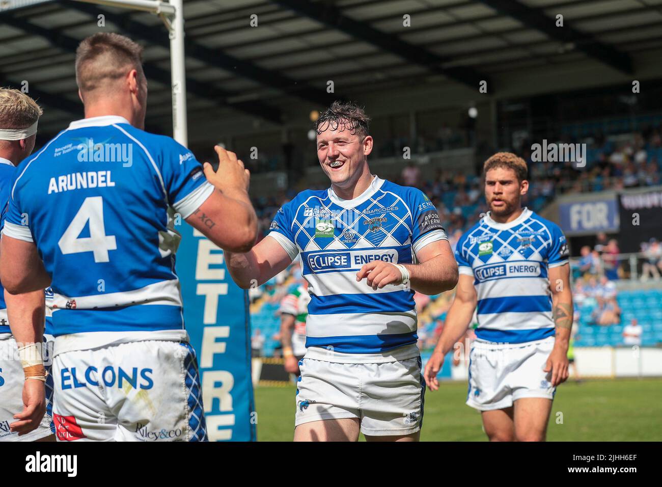 Halifax, Royaume-Uni. 17th juillet 2022. Halifax Panthers Matty Gee fête son essai lors du match de championnat Betfred entre Halifax RLFC et Workington Town au Shay Stadium, à Halifax, au Royaume-Uni, le 17 juillet 2022. Photo de Simon Hall. Utilisation éditoriale uniquement, licence requise pour une utilisation commerciale. Aucune utilisation dans les Paris, les jeux ou les publications d'un seul club/ligue/joueur. Crédit : UK Sports pics Ltd/Alay Live News Banque D'Images