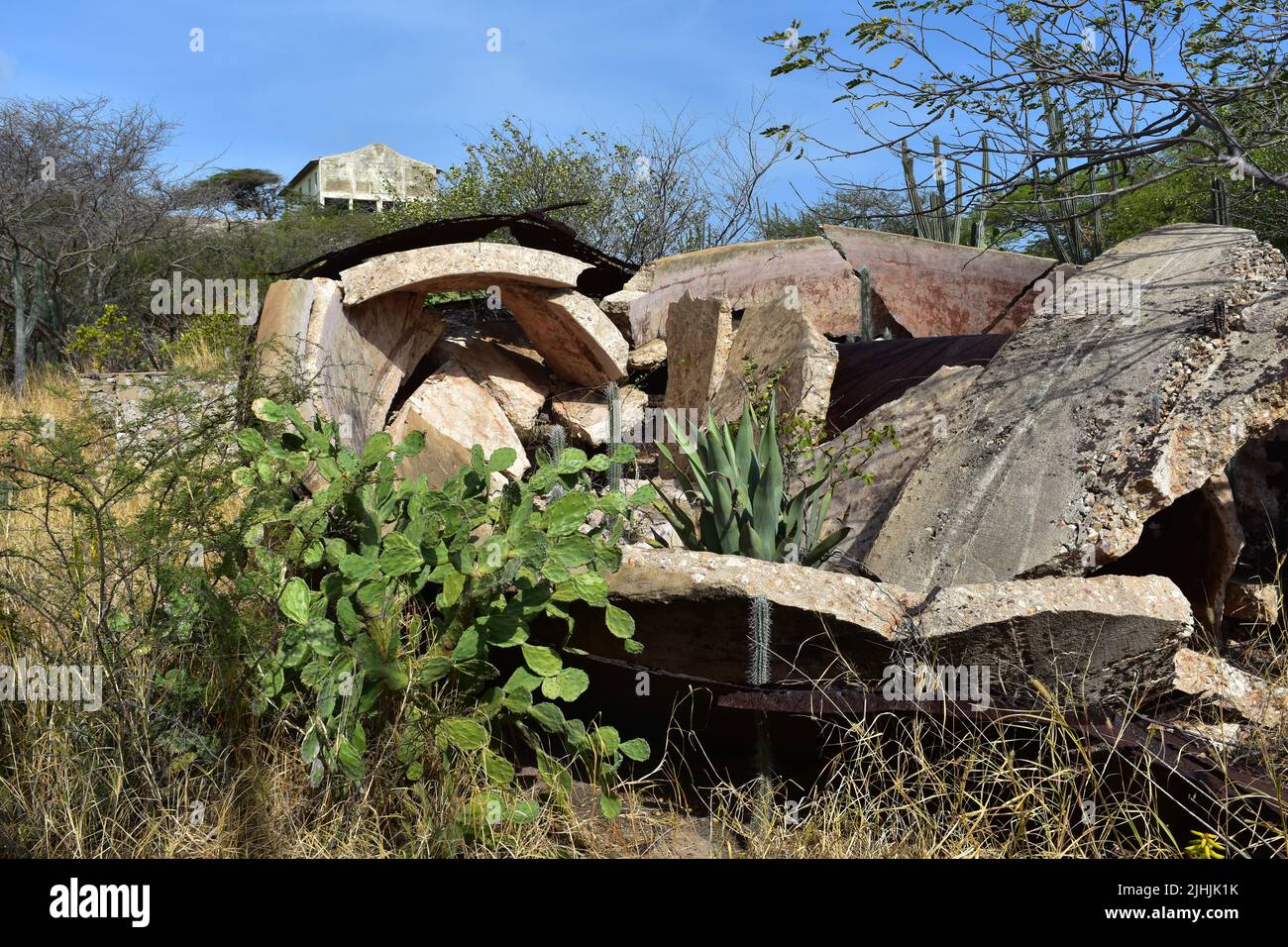 Vestiges émiettés des usines abandonnées d'or de Balashi à Aruba. Banque D'Images