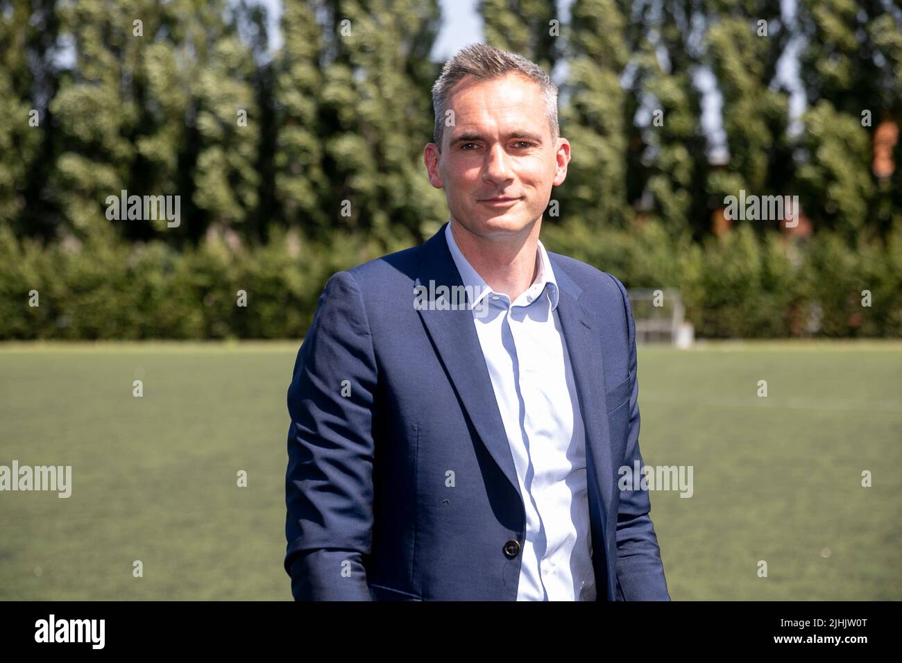 Lorin Parysposes, PDG de la nouvelle Pro League, pour le photographe lors de la conférence de presse de Deloitte Belgium, pour présenter les résultats de l'étude sur l'impact socio-économique de la Pro League sur l'économie belge, à l'équipe de football BX Brussels, à Bruxelles, le mardi 19 juillet 2022. Avec une évaluation de l'impact de la crise Covid sur le football belge et une analyse de la manière dont la Pro League et ses clubs contribuent à l'économie belge par les dépenses connexes, la création d'emplois et les contributions fiscales, et comment ils donnent à la société par des projets sociaux. BELGA PHOTO HATIM KAGHAT Banque D'Images