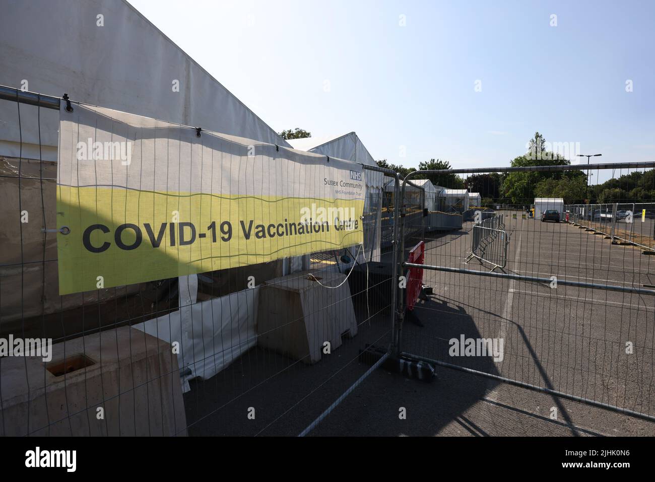 Centre de vaccination Covid-19 à Chichester, West Sussex, Royaume-Uni. Banque D'Images