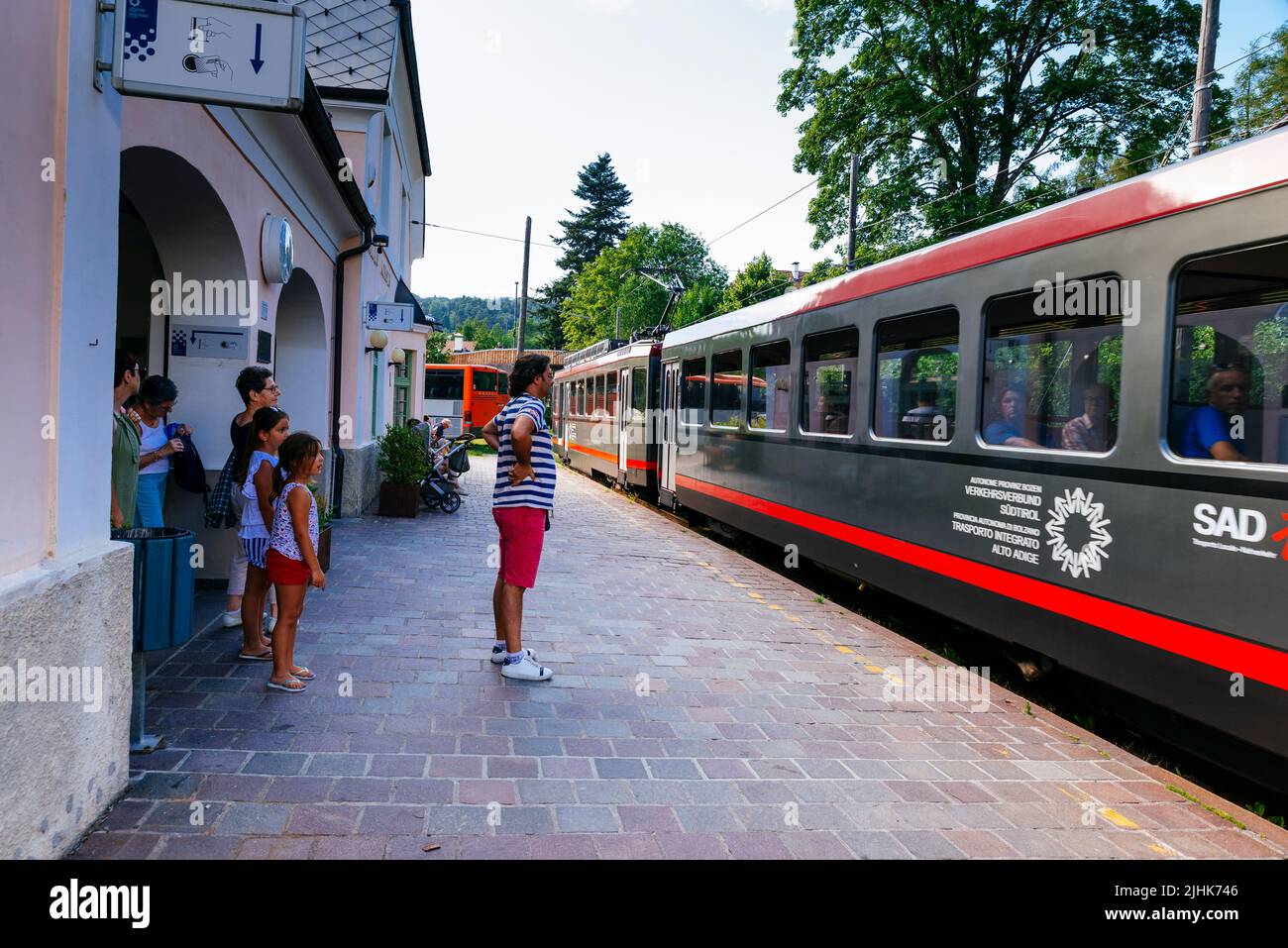 Gare de Ritten. Collalbo, Klogenstein en allemand, est une fraction, et siège de la mairie, de la commune italienne dispersée de R Banque D'Images