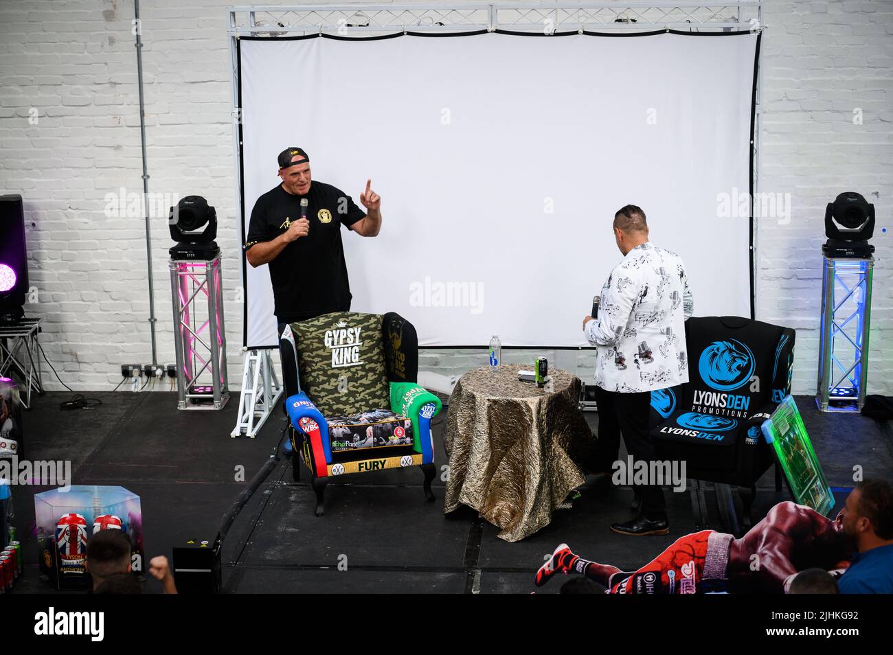 Swansea, Royaume-Uni. 16 juillet 2022. John Fury, soutenant son fils, le boxeur professionnel britannique Tyson Fury, qui a fait son apparition à Swansea, Sout Banque D'Images