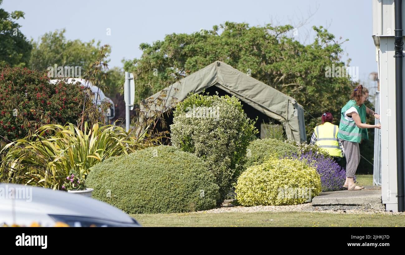 Travailleurs humanitaires au camp militaire de Gormanston à Co Meath. Date de la photo: Mardi 19 juillet 2022. Banque D'Images