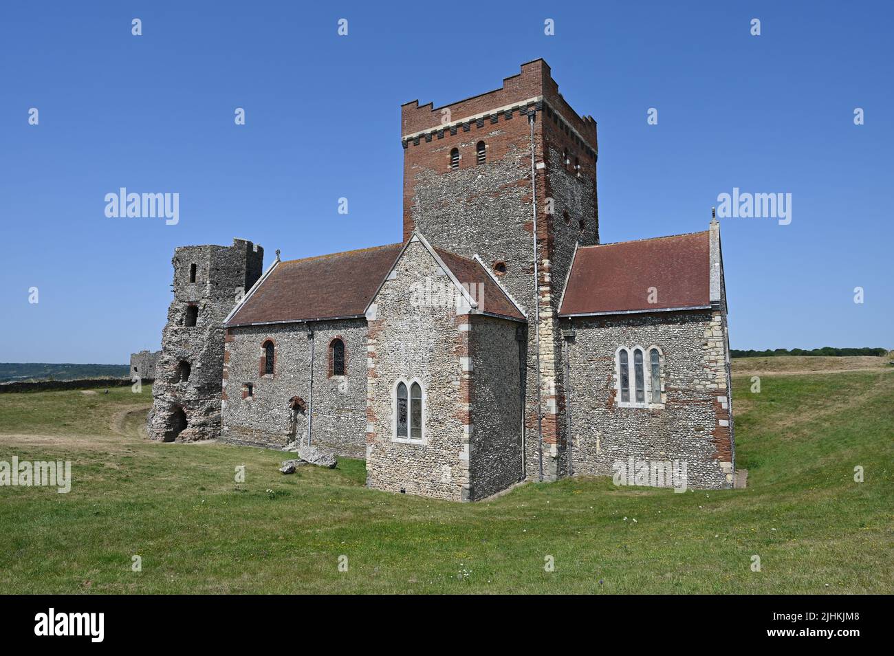 St Mary sub Castro et un phare AD Roman à Douvres. Banque D'Images