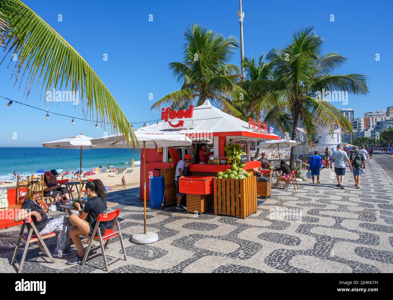 Kiosque sur la promenade du front de mer, Avenida Vieira Souto, Ipanema, Rio de Janeiro, Brésil Banque D'Images