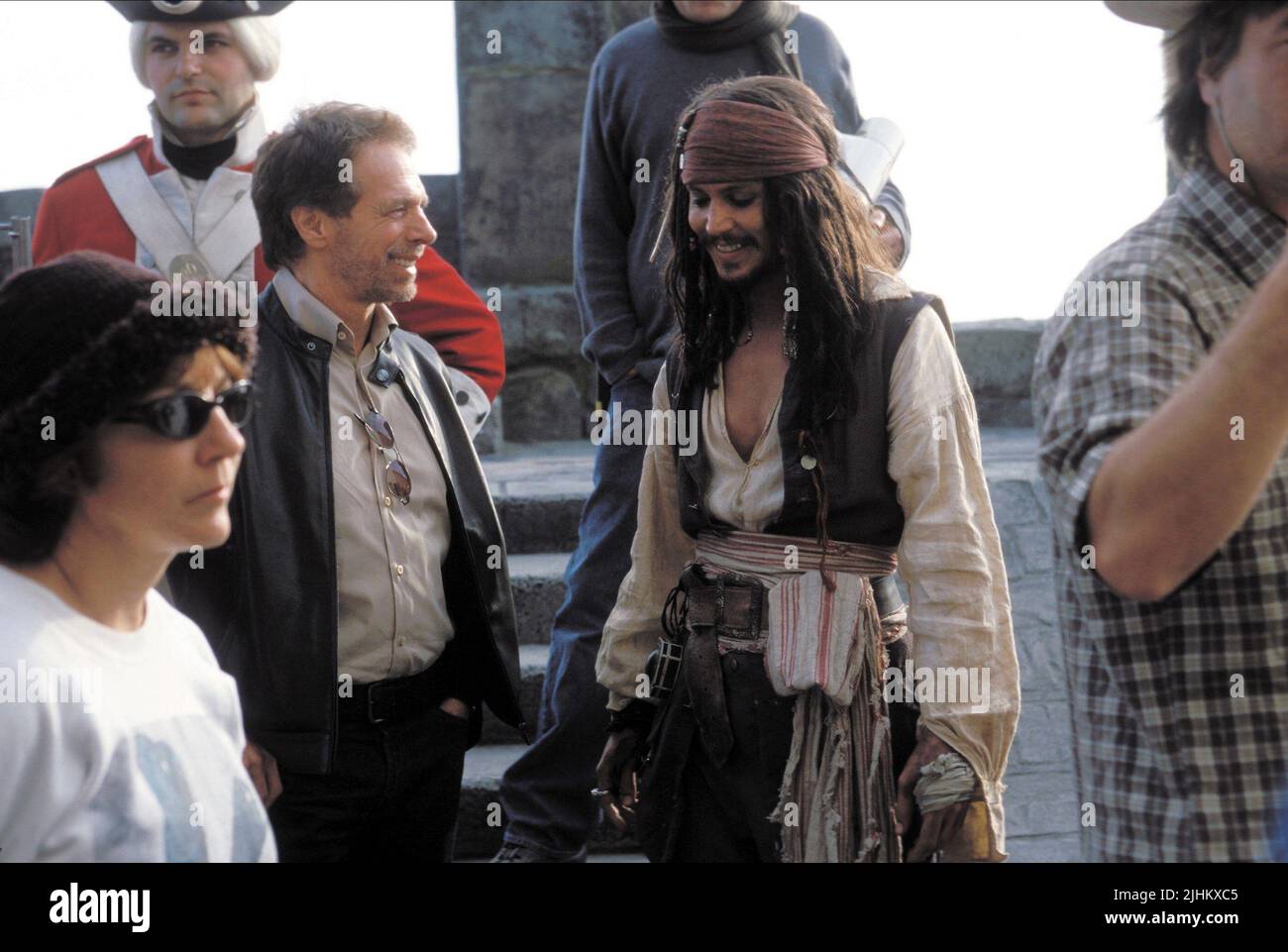 JERRY BRUCKHEIMER, Johnny Depp, PIRATES DES CARAÏBES : LA MALÉDICTION DU BLACK PEARL, 2003 Banque D'Images