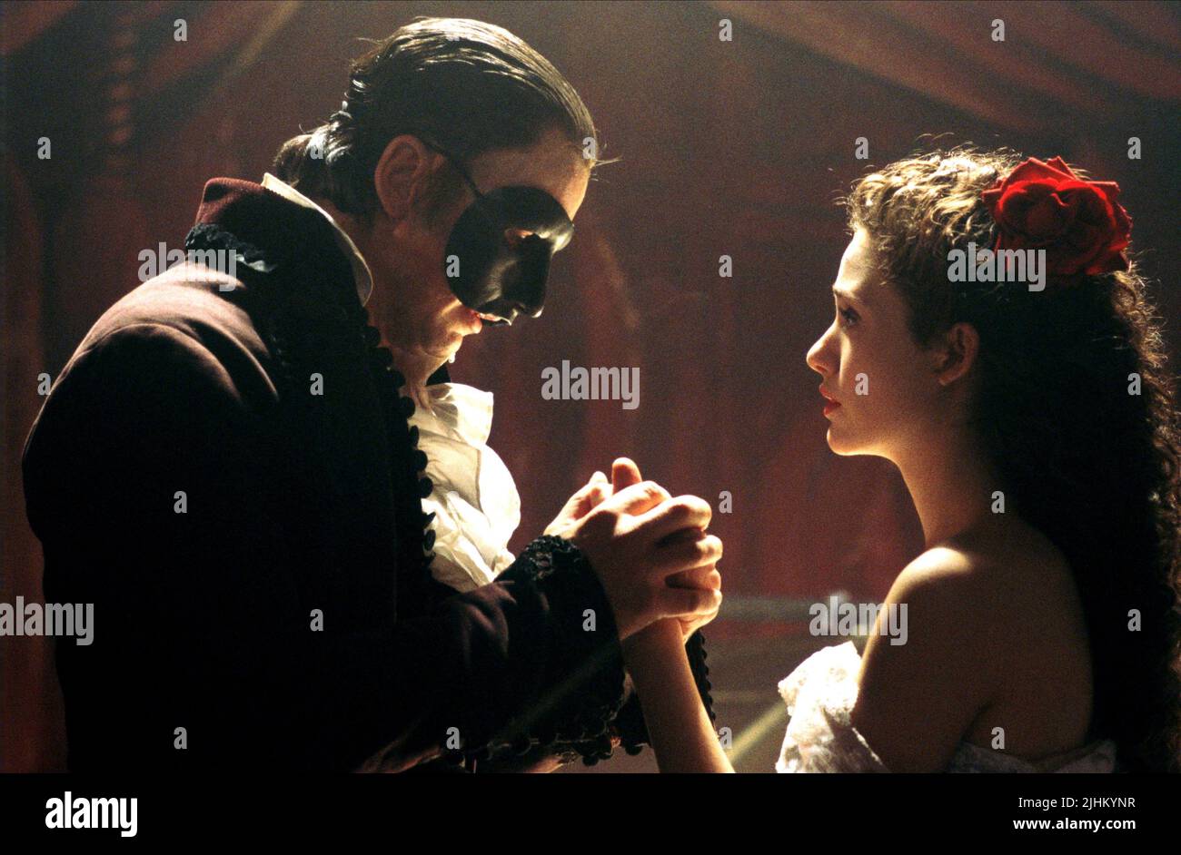 The Phantom Of The Opera 2004 Gerard Butler Banque De Photographies Et the-phantom-of-the-opera-2004-gerard-butler-banque-de-photographies-et
