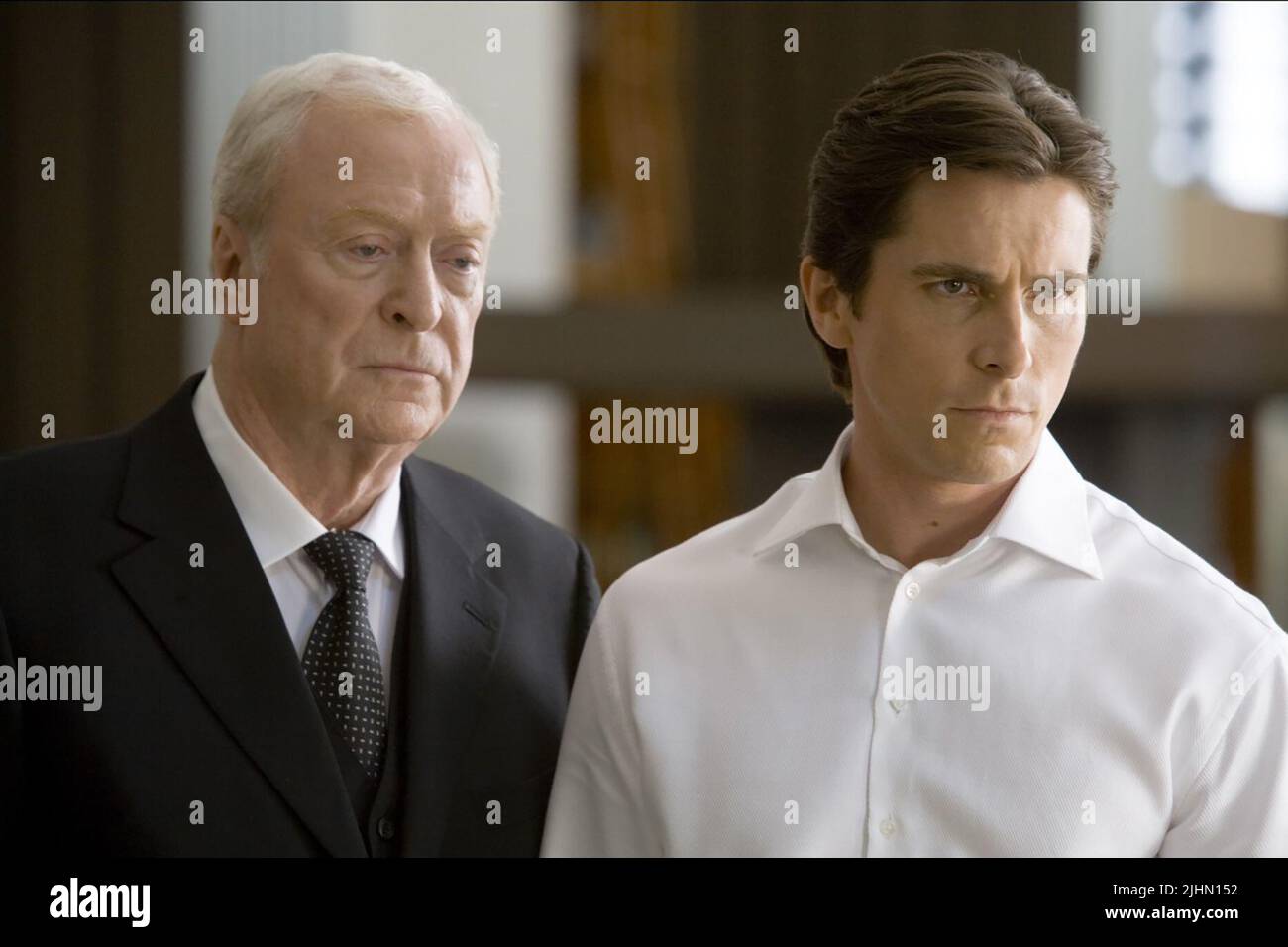 MICHAEL CAINE, CHRISTIAN BALE, LE CHEVALIER NOIR, 2008 Banque D'Images