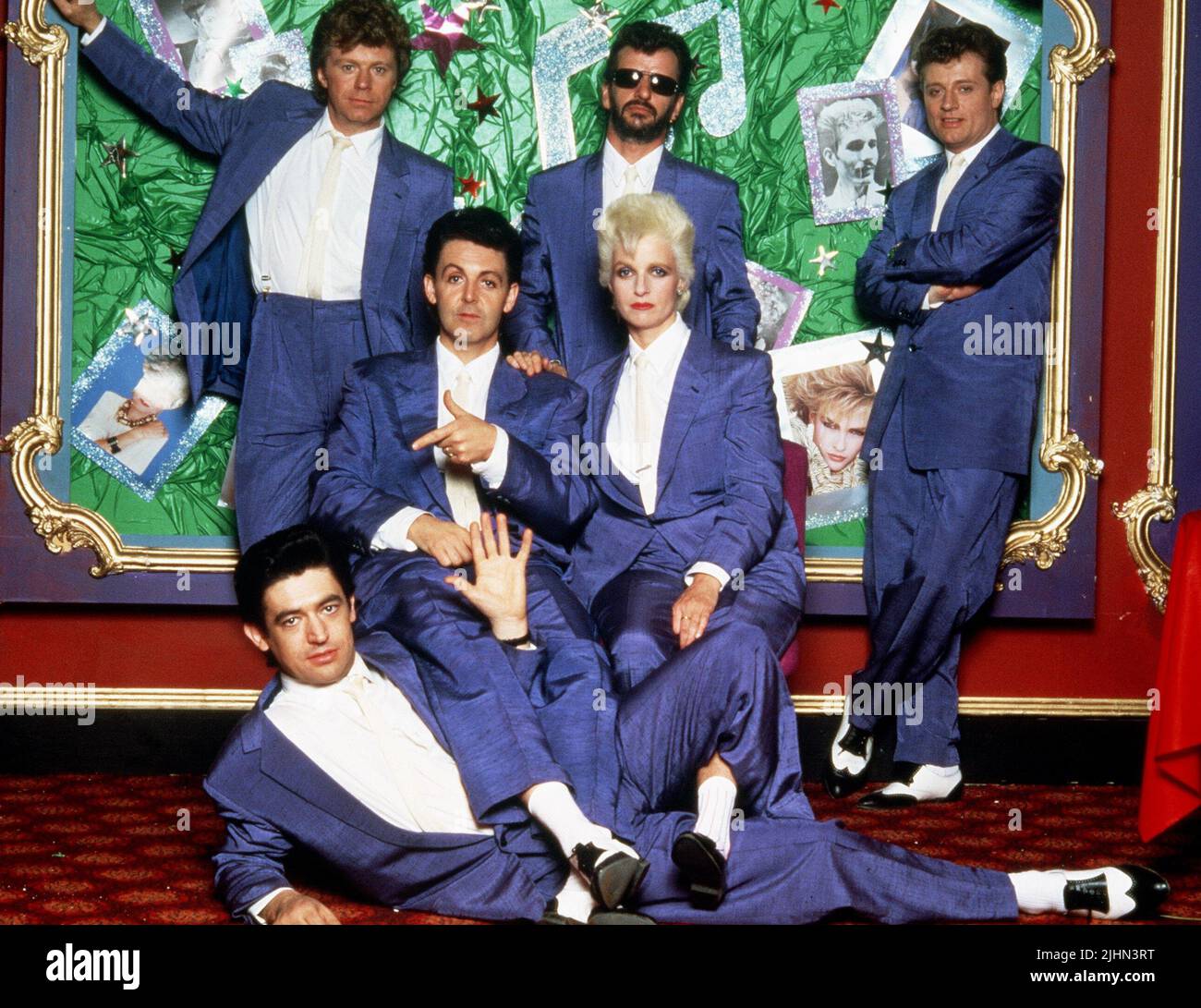 DAVE EDMUNDS, paul mccartney, LINDA MCCARTNEY, Ringo Starr, JOHN PAUL JONES, CHRIS SPEDDING, donner à mon égard de Broad Street, 1984 Banque D'Images
