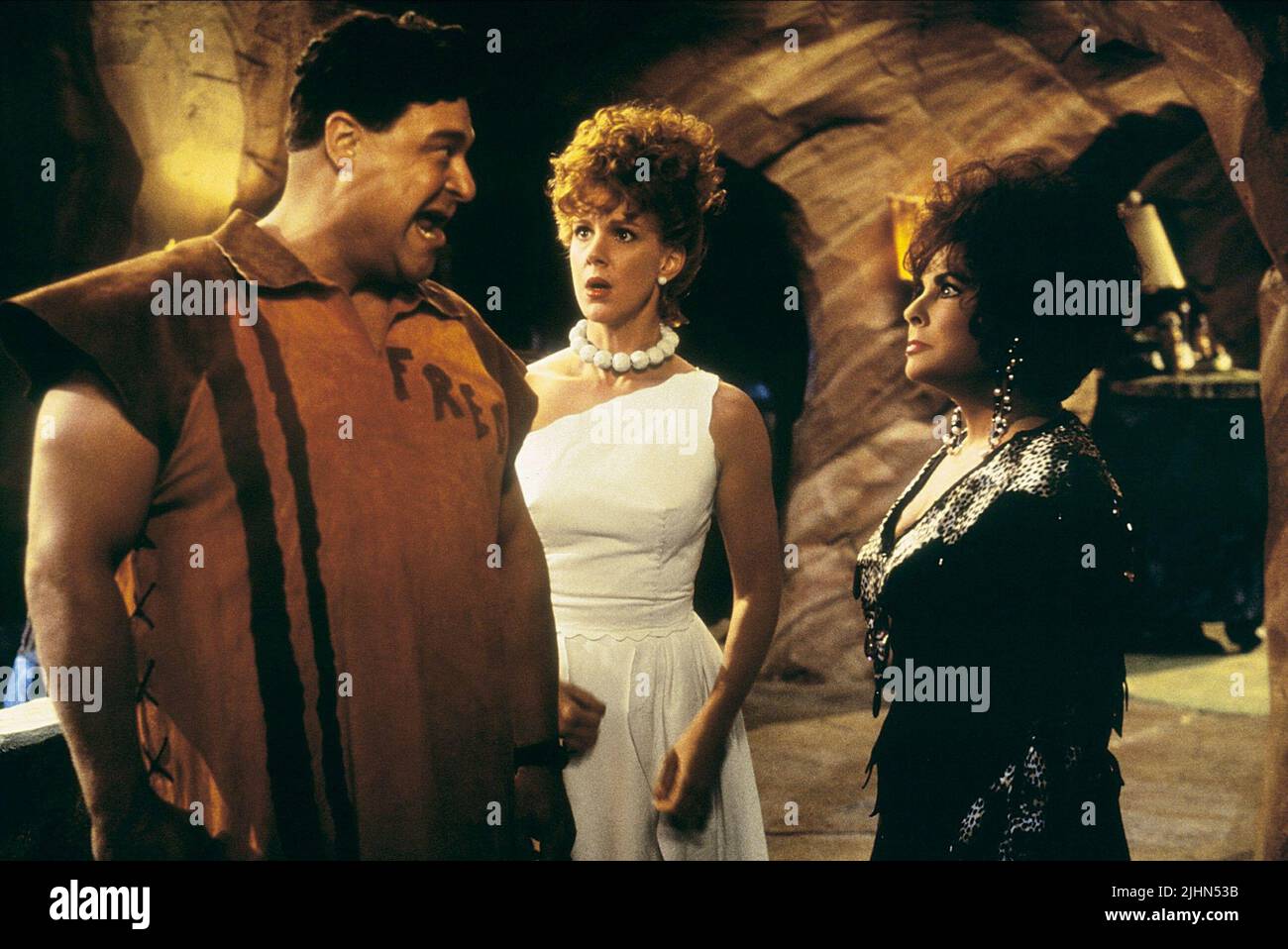 JOHN GOODMAN, ELIZABETH PERKINS, ELIZABETH TAYLOR, LE FLINTSTONES, 1994 Banque D'Images