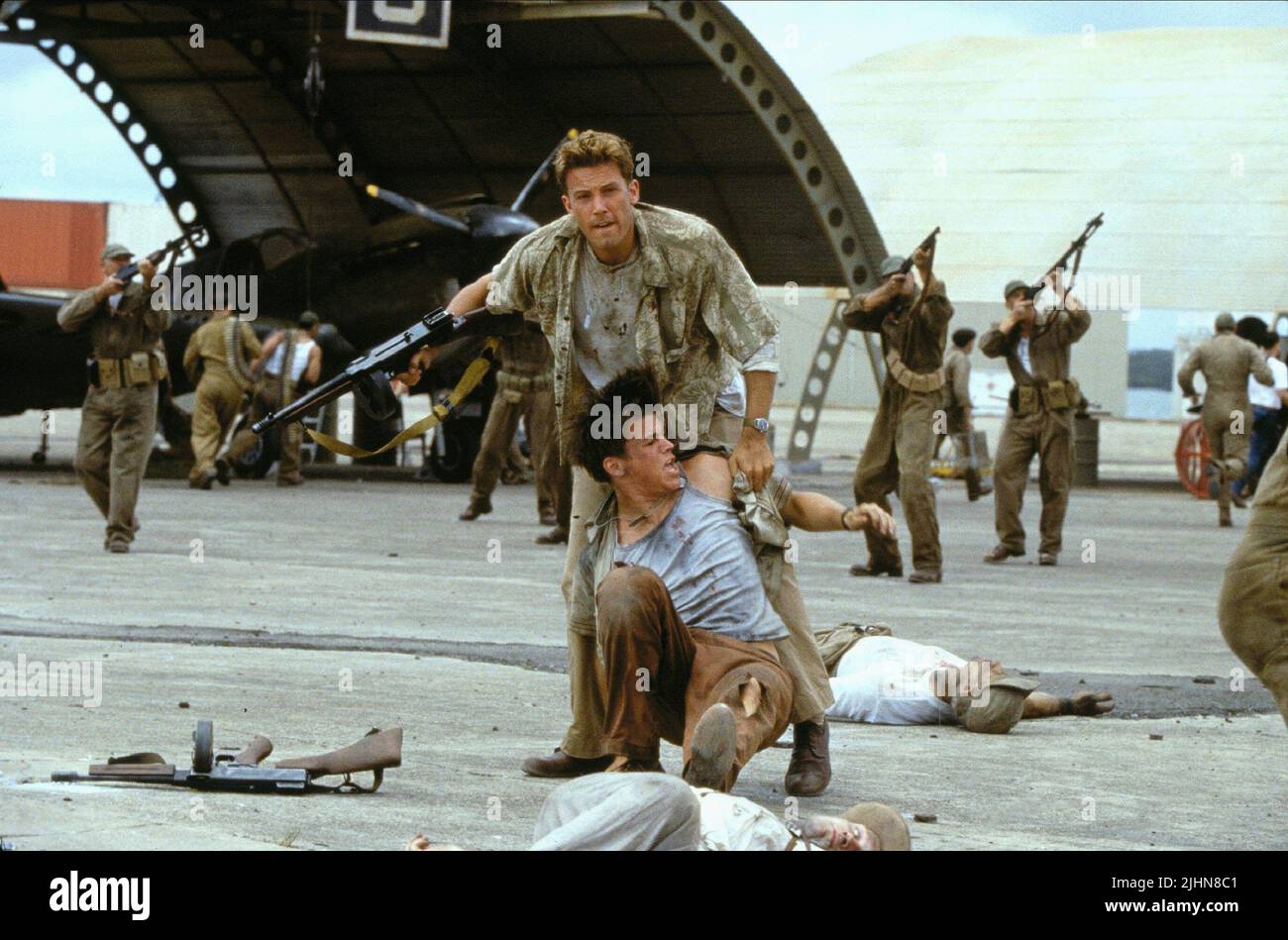 BEN AFFLECK, JOSH HARTNETT, PEARL HARBOR, 2001 Banque D'Images