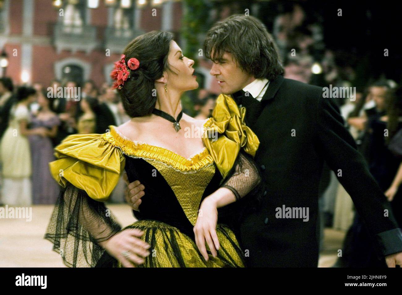 CATHERINE ZETA-JONES, Antonio Banderas, LA LÉGENDE DE ZORRO, 2005 Banque D'Images