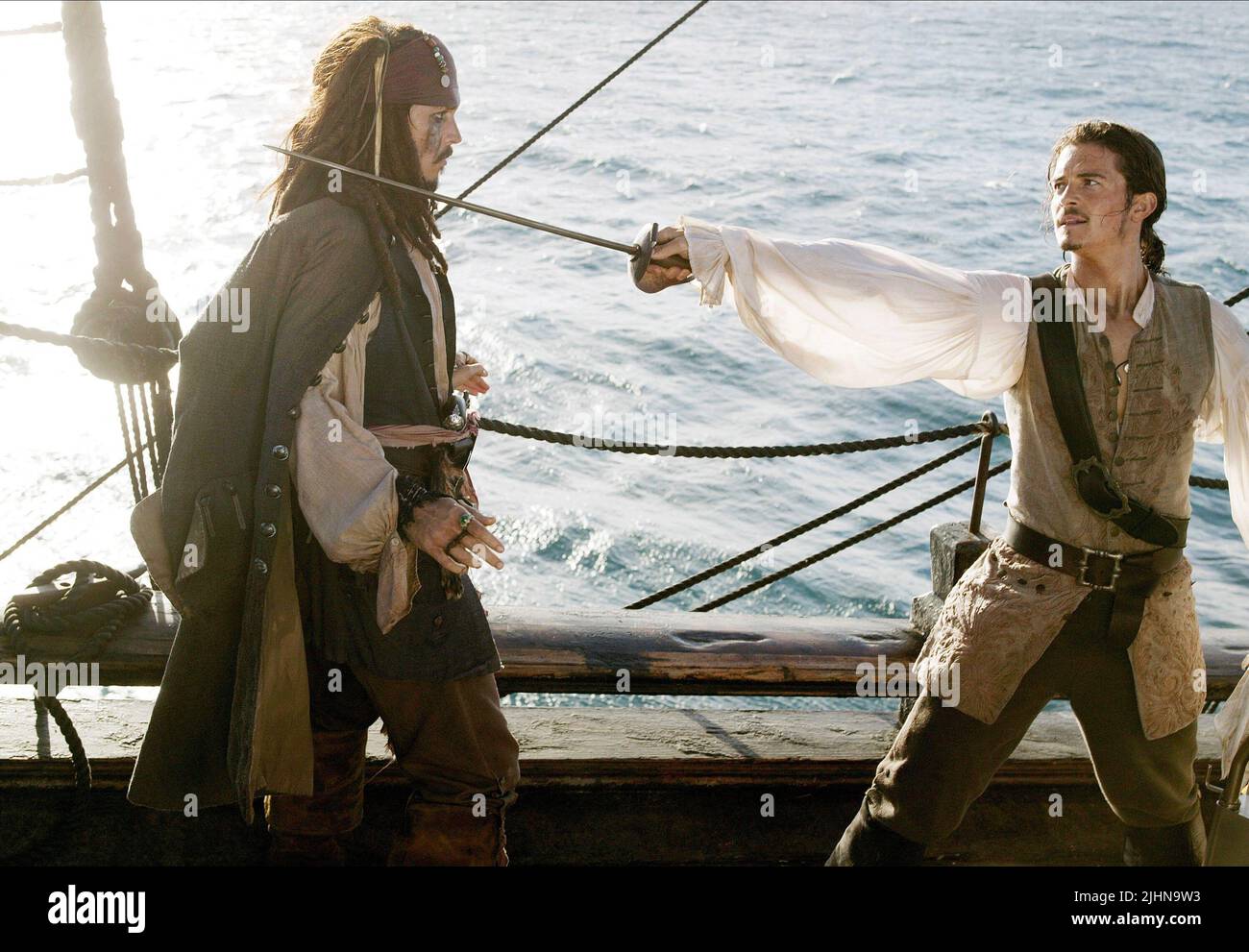 JOHNNY Depp, Orlando Bloom, PIRATES DES CARAÏBES : DEAD MAN'S CHEST, 2006 Banque D'Images