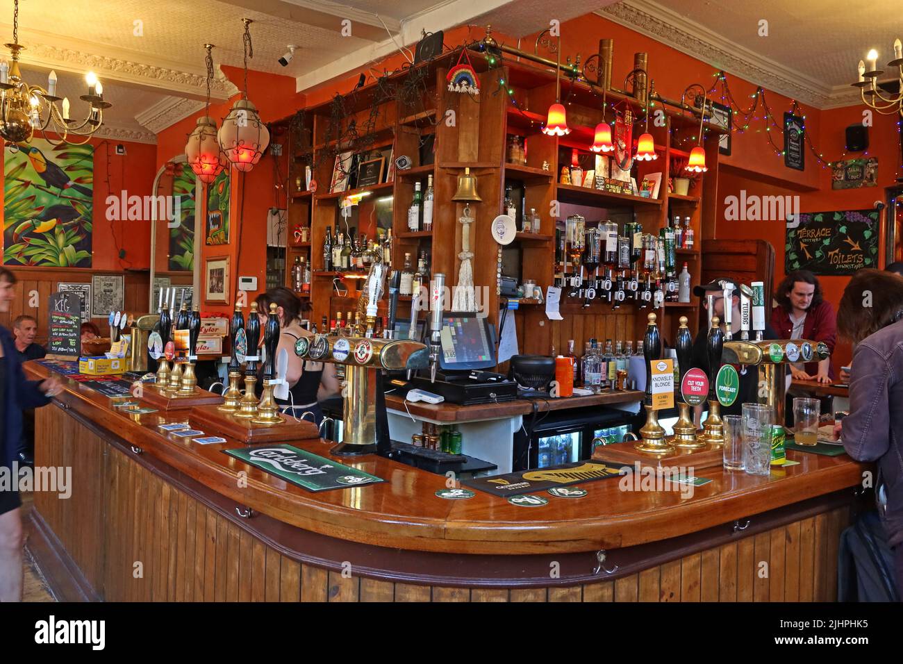 L'intérieur du pub raisin, bières tirées à la main, 60 Roscoe Street , Liverpool, Merseyside, Angleterre, Royaume-Uni, L1 9DW Banque D'Images