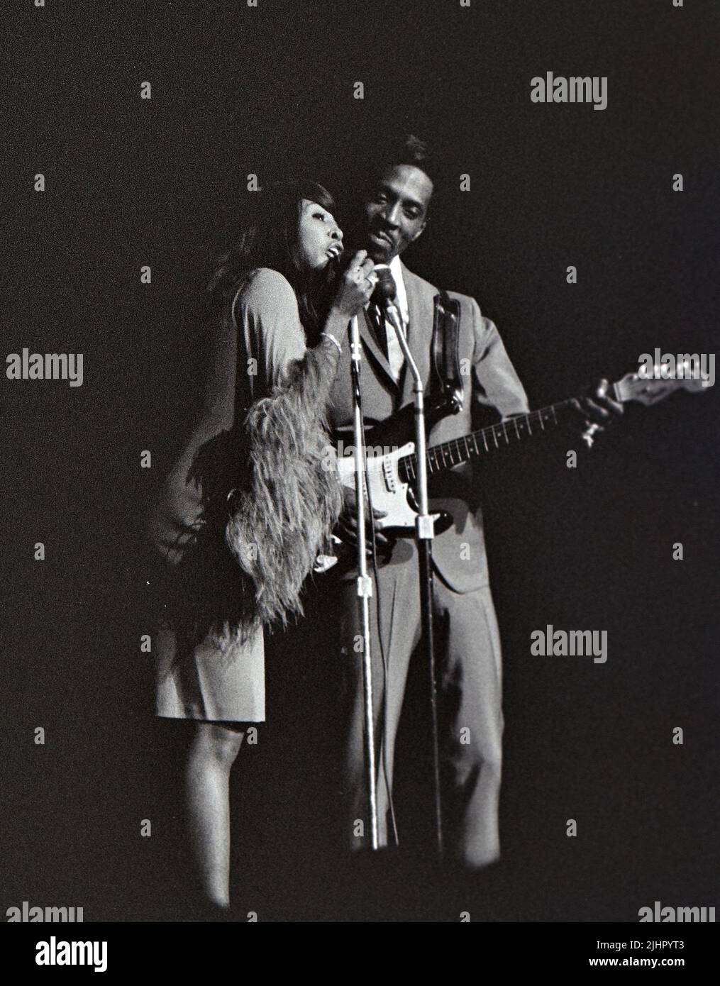 IKE ET TINA TURNER comme l'acte d'ouverture de la tournée des Rolling Stones 1966 au Royaume-Uni Banque D'Images