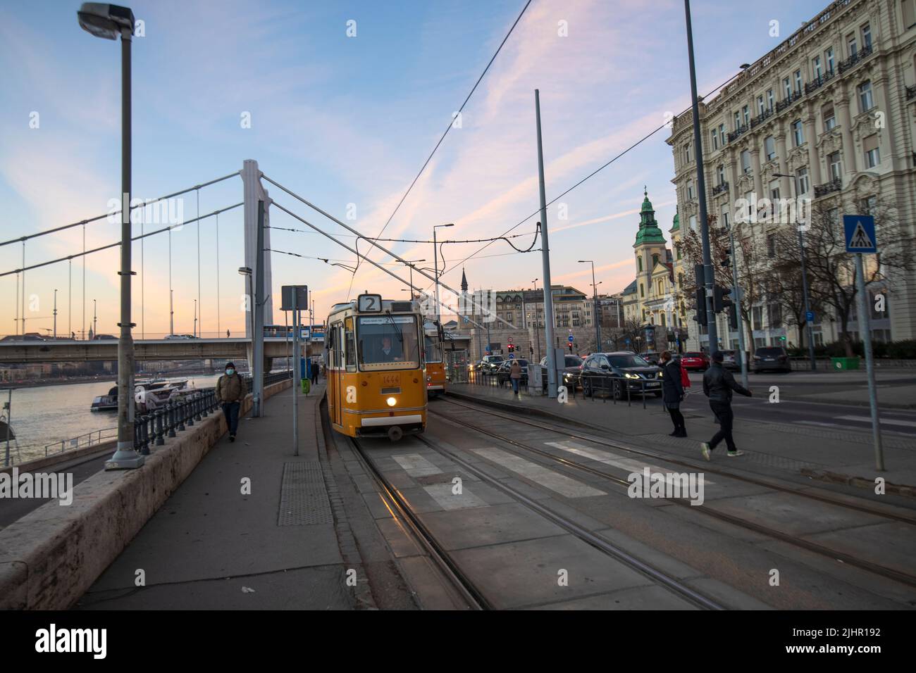 Tram à Budapest, Pesti également rakpart. Hongrie Banque D'Images