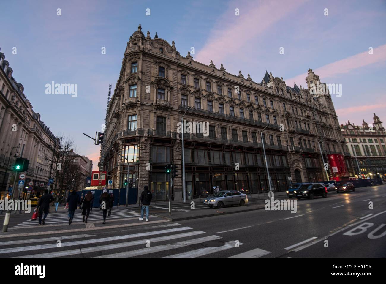 Budapest: Rue Szabad Sajto, Palais Klotild. Hongrie Banque D'Images