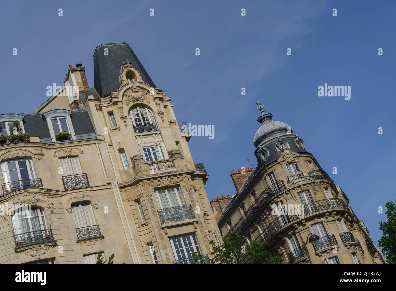 France, Ile de France, Paris, Montparnasse, 6th arrondissement, angle Boulevard du Montparnasse et Boulevard Raspail, bâtiments Haussmaniens, propriété de prestige, Banque D'Images